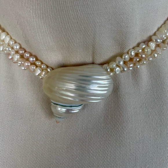 Turbo Shell 3 Strand Pink and White Pearl Necklace one of a Kind NWT - Picture 2 of 6